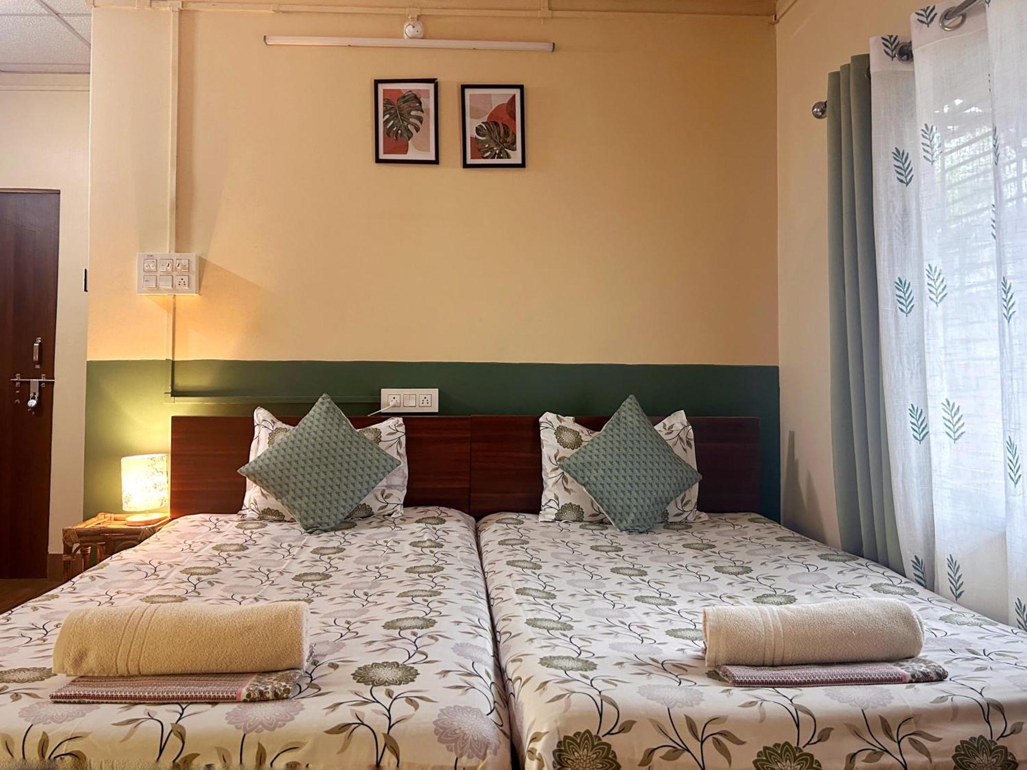 Mulaqat Homestay Siliguri Buitenkant foto